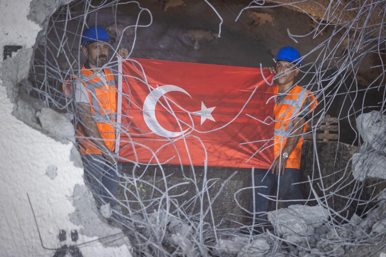 Dev Ulaşım Projeleri Bir Bir Tamamlanıyor İzmir Trafiğinde Büyük Dönüşüm (5)