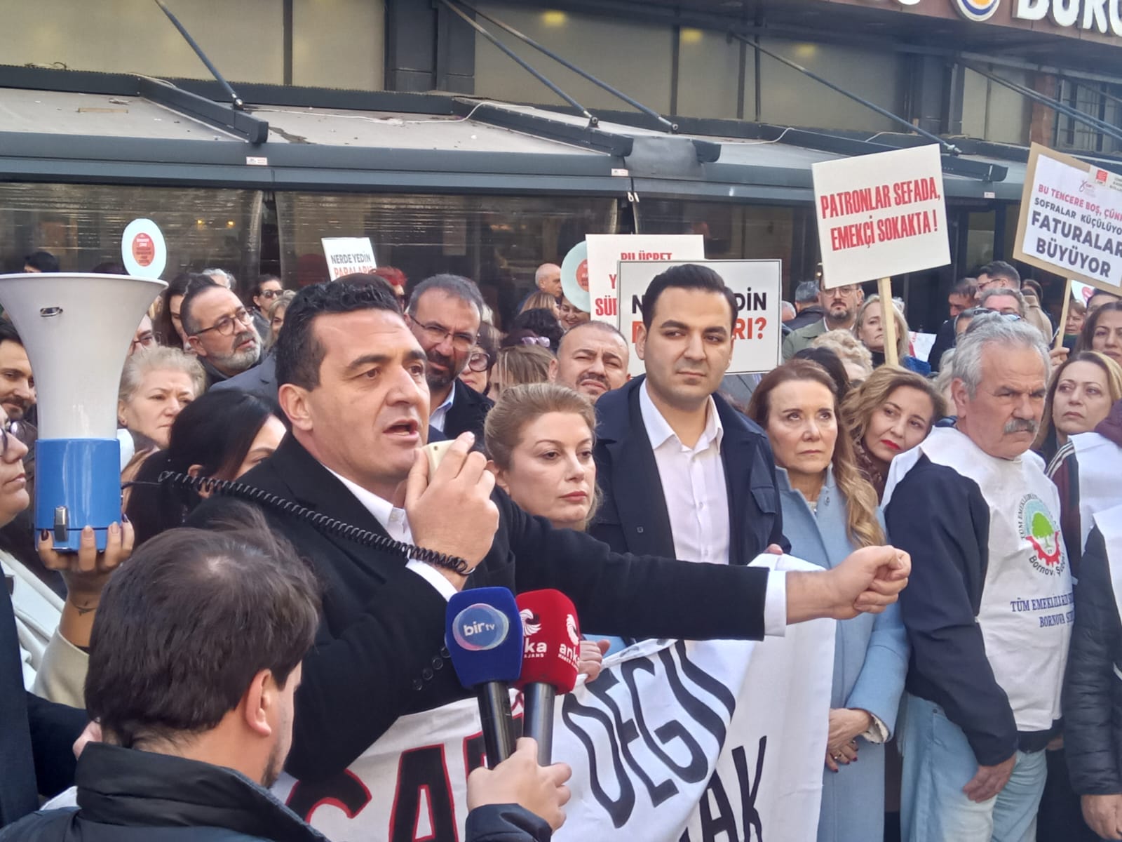 CHP’li kadınlardan asgari ücret isyanı AKP’ye sokakları dar edeceğiz!