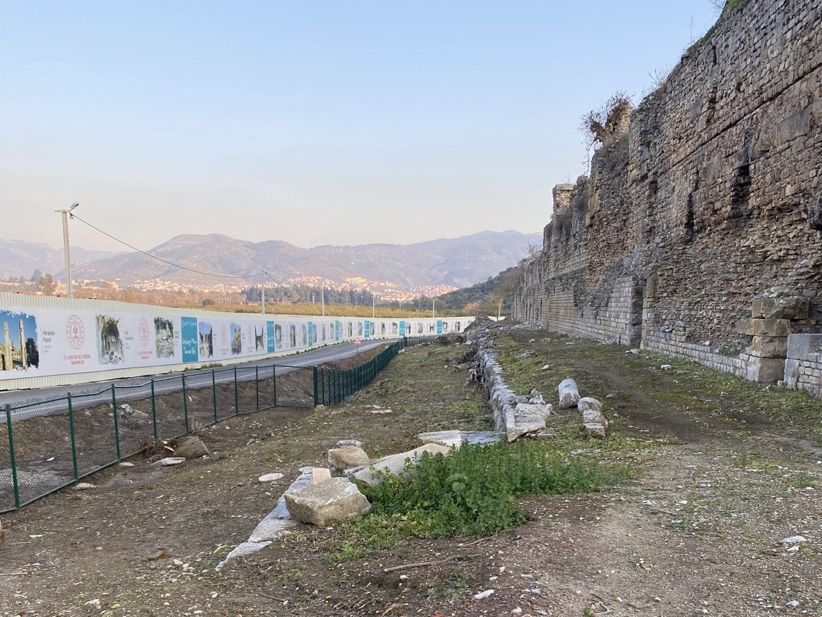 Efes Antik Kenti’nde tahribat incelemesi: Kamu yararı yerine kar hırsı ön planda!-2