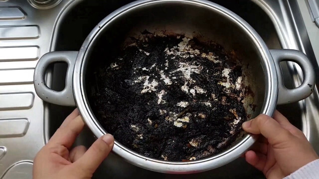 Ev Hanımlarının En Büyük Sırrı Dibi Tutmuş Tencereleri Temizlemenin Yolu (1)-2