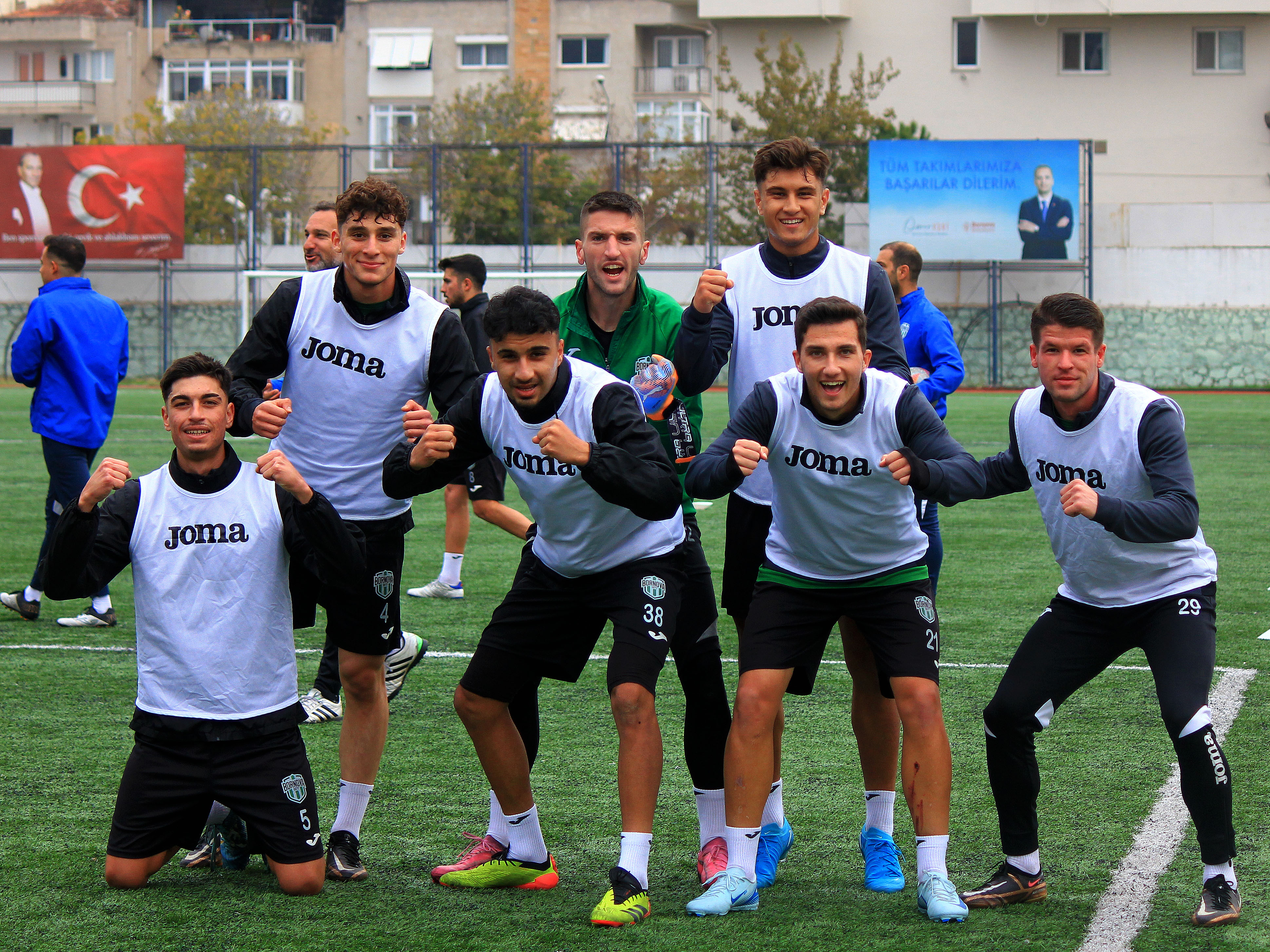 Olaylı sezona kısa bir ara: İzmir takımlarının ilk yarı karnesi!