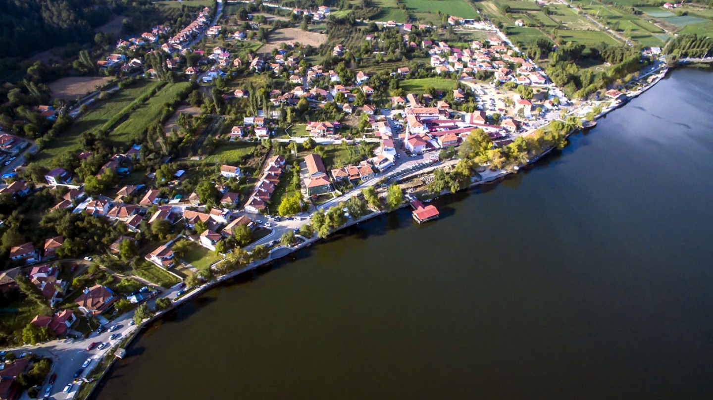 Görenler İskandinav Köyü Sanıyor İzmir’de Kartpostallık Manzaralarıyla Büyüleyen Kasaba (3)