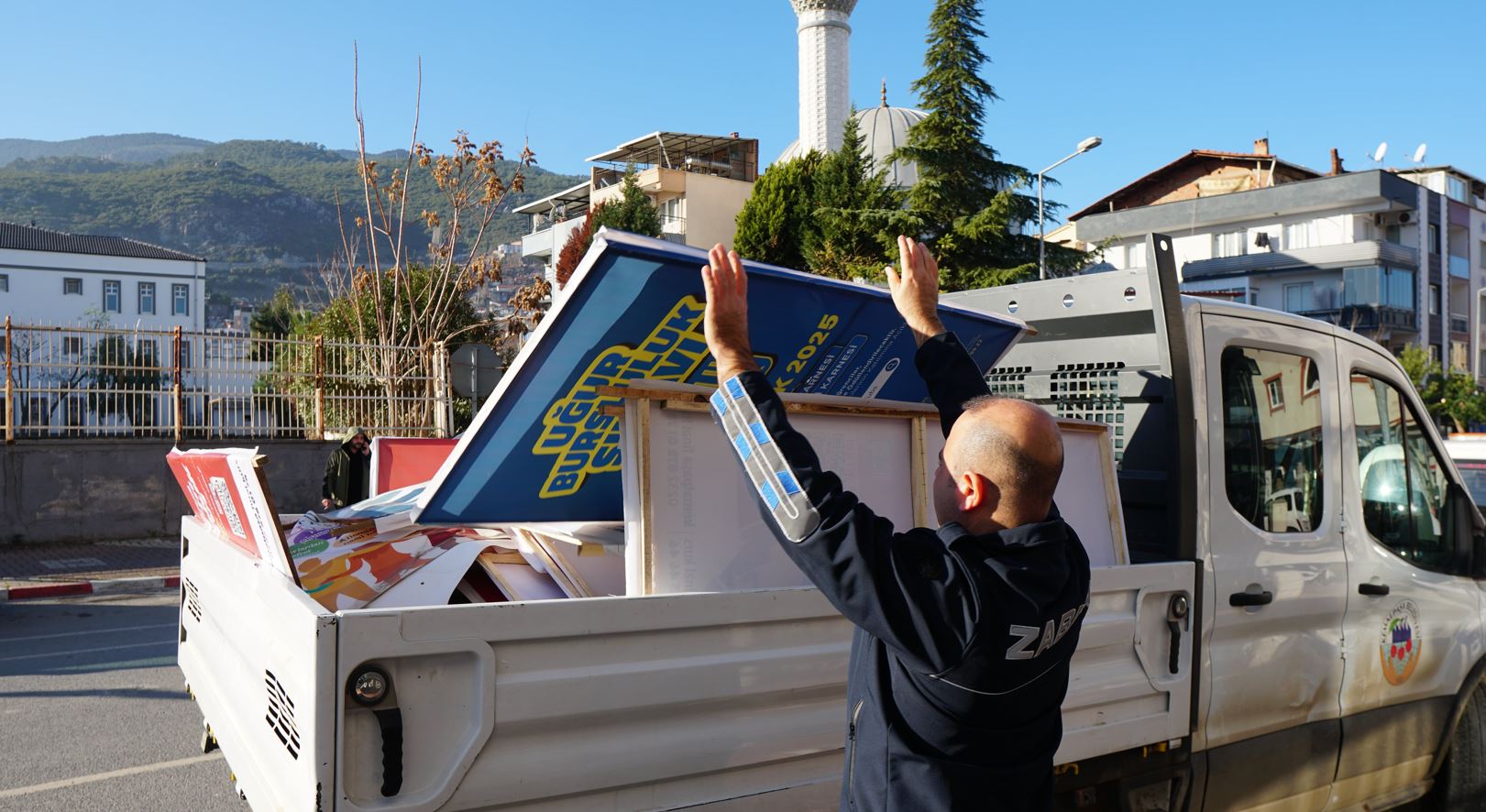 Kemalpaşa’da zabıtadan kapsamlı denetim