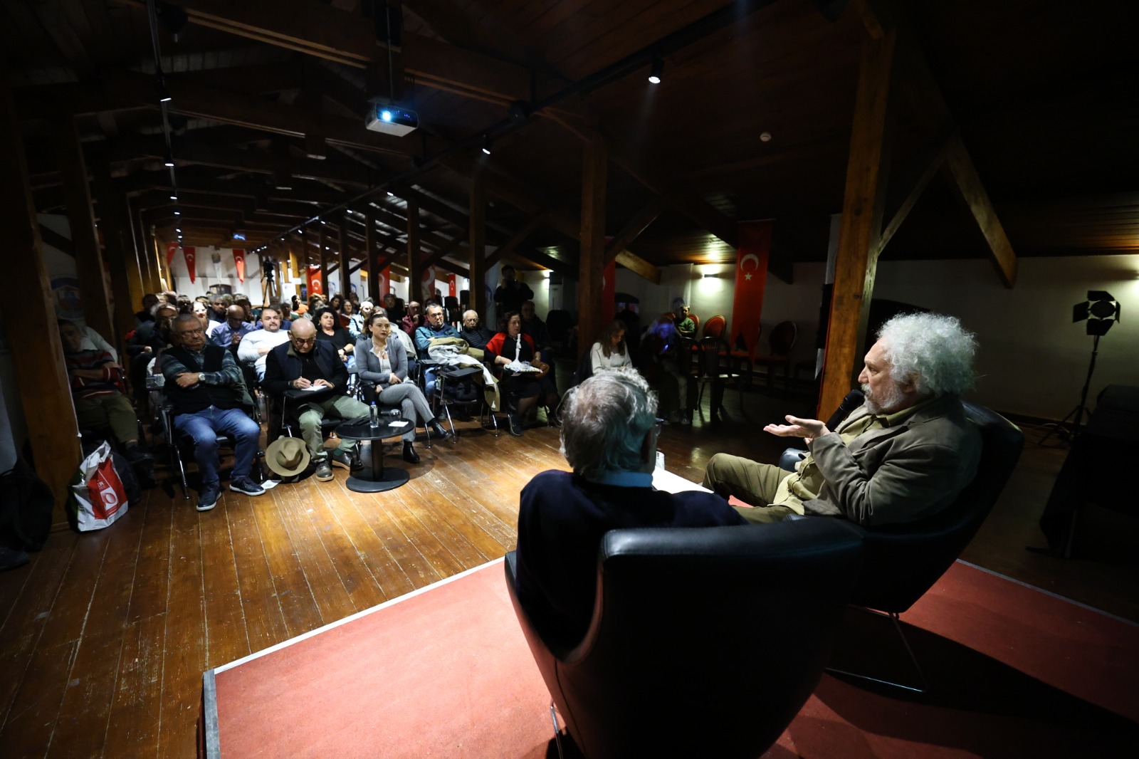 Yönetmen Yüksel Aksu: Mizah en büyük muhalefettir!