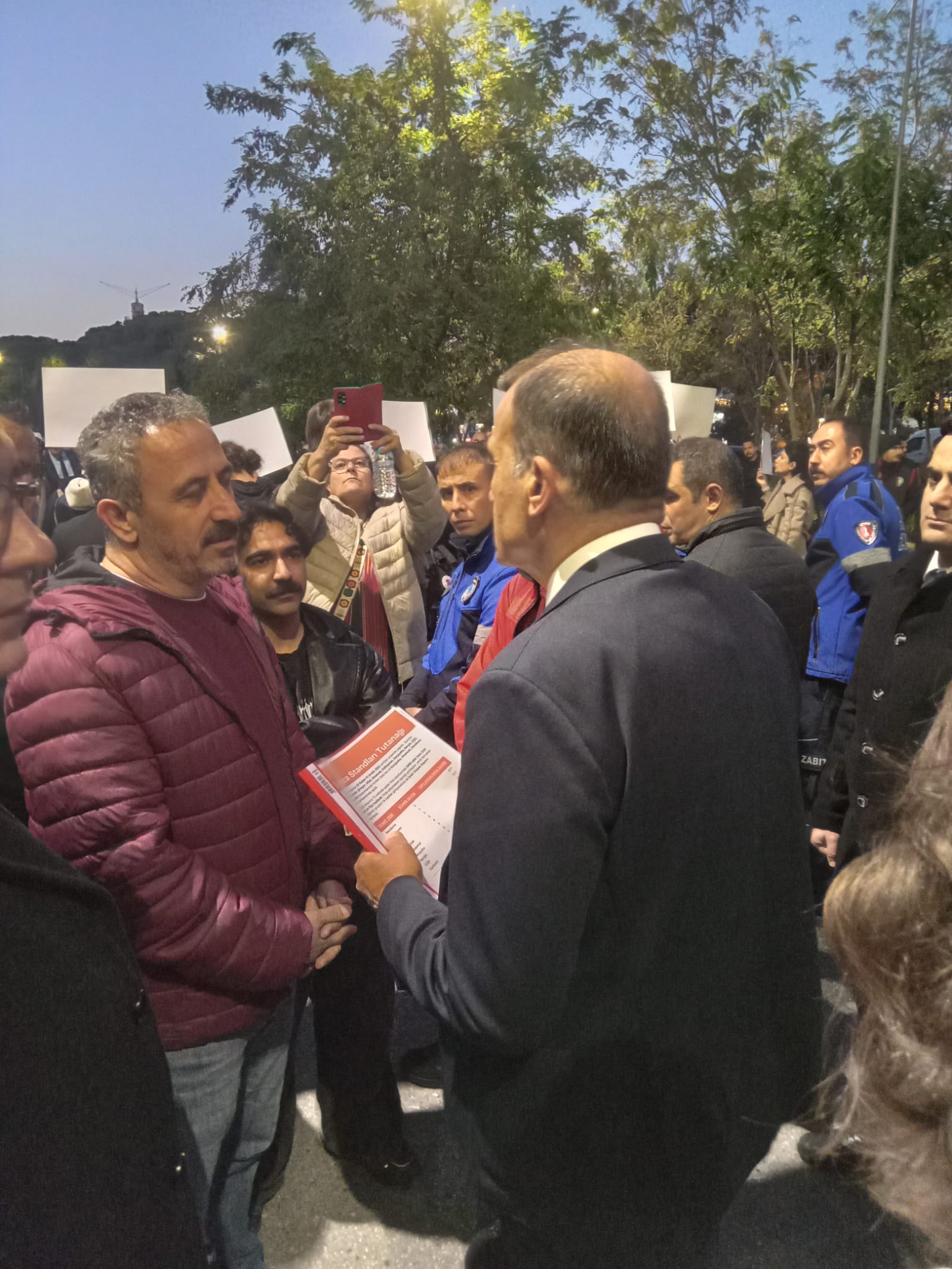 İzmir’de 90 Dakika Ve Halk Taşıt Uygulamasına Imza Kampanyası 5 Bin Imza Teslim Edildi!