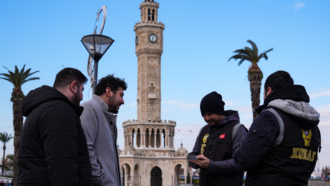 İzmir’de Yılbaşı Tedbirleri Dron Destekli Asayiş Uygulaması Başlatıldı