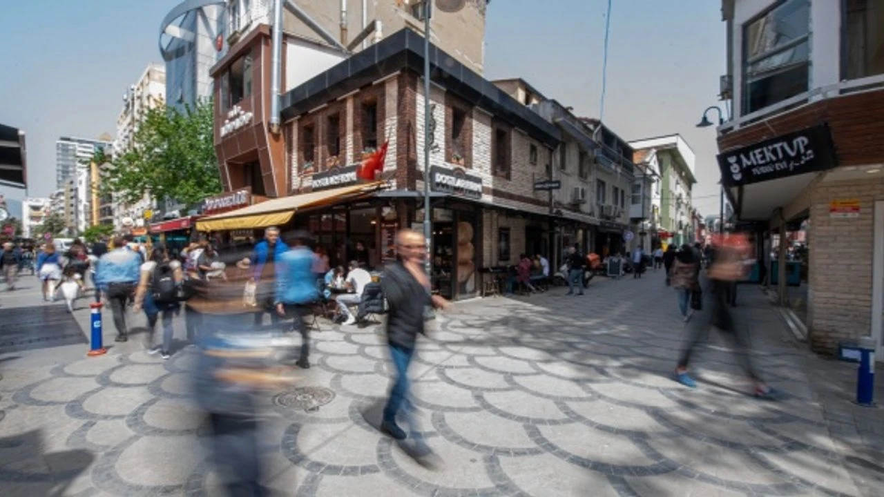 İzmir’de Yürüyerek Keşfedilecek 7 Keyifli Mahalle