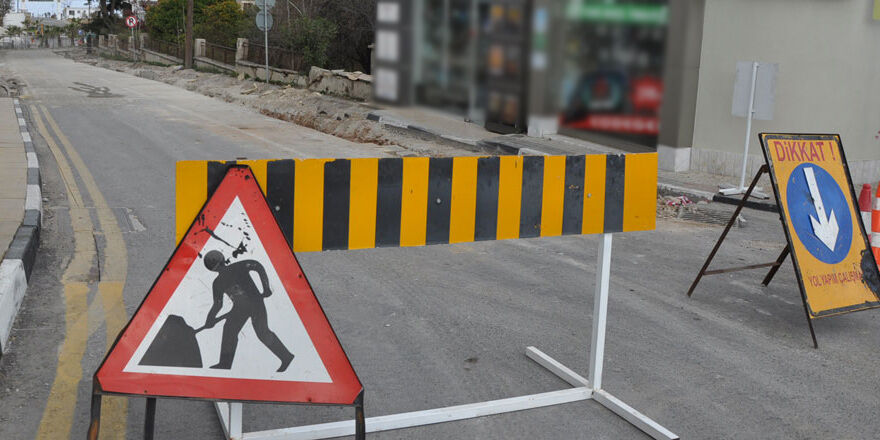 Bornova Viyadüğü’nde yol çalışması: Trafik Karşıyaka’ya kadar uzandı