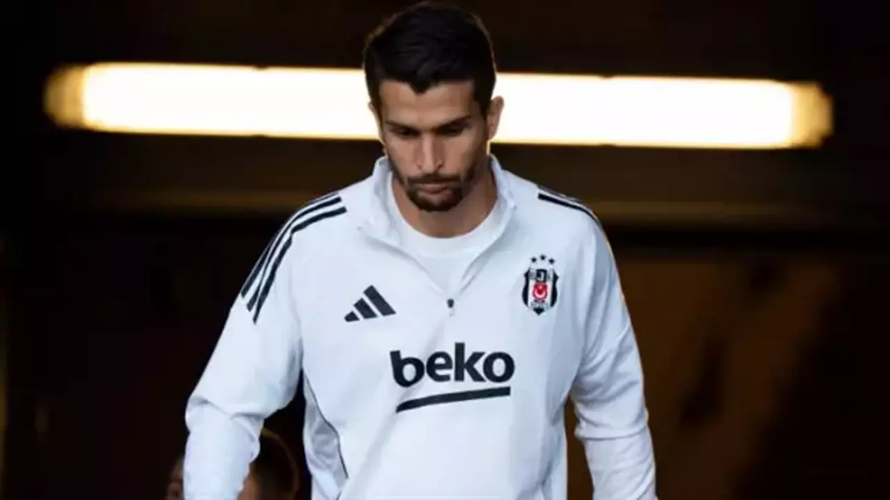 Kadro Dışı Bırakılmıştı Necip Uysal Beşiktaş Kararını Açıkladı! (1)-1