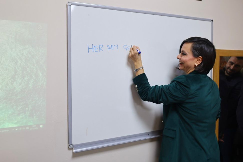 Karabağlar’da aynı günde iki ayrı açılış: İleri Yaş Akademileri hizmete girdi