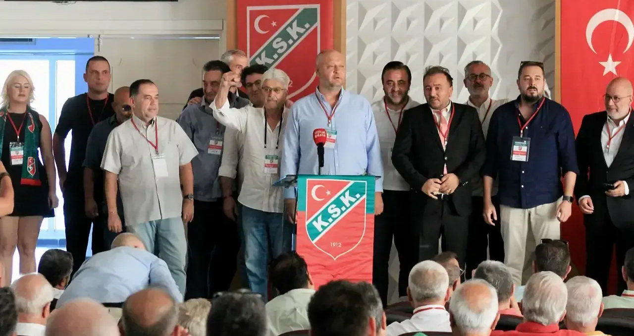 Karşıyaka’dan pankart tepkisi: Armamız oyuncak değildir!