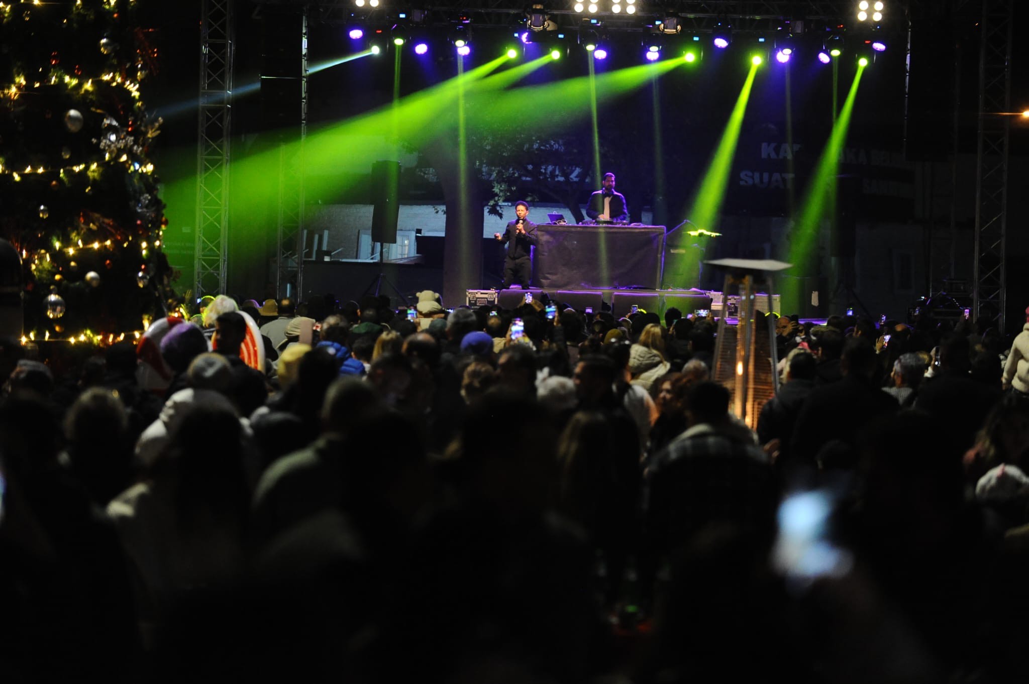 Karşıyaka Yeni Yıl Festivali’nde Mansur Ark Rüzgarı-1