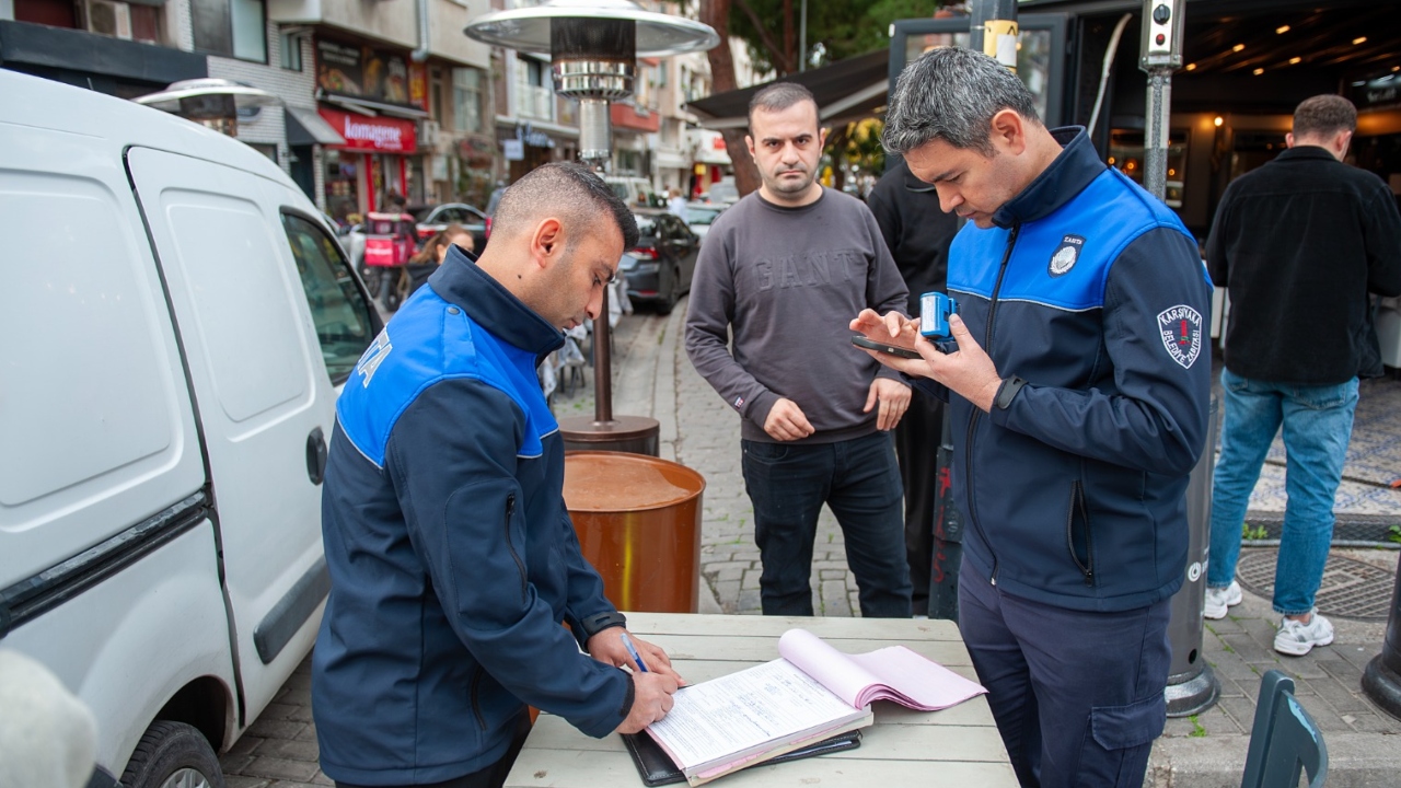 Karşıyaka’da Işgal Denetimi 15 Işletmeye Ceza Kesildi (1)