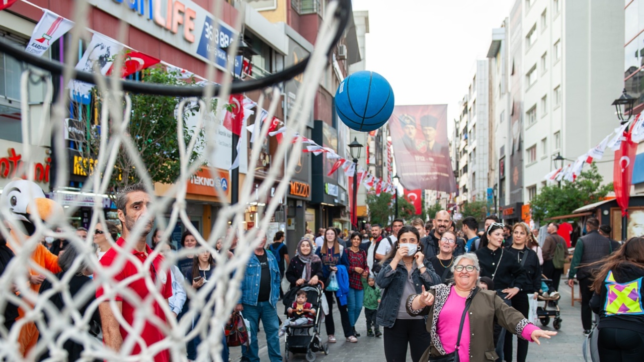 Karşıyaka’da Sporda Rekor Yıl 18 Bin Kişi Sporla Buluştu (1)