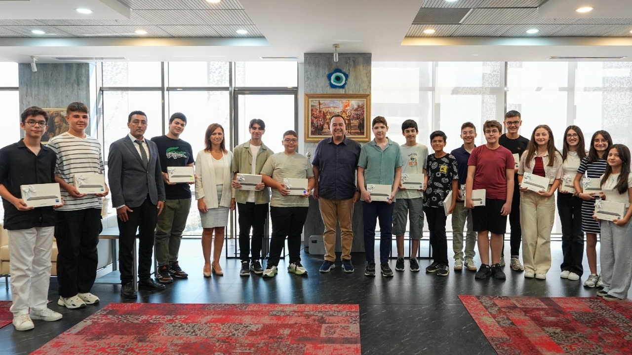 Manisa Büyükşehir Belediyesinden Öğrencilere Müjde Burslar Hesaplara Yatacak (1)