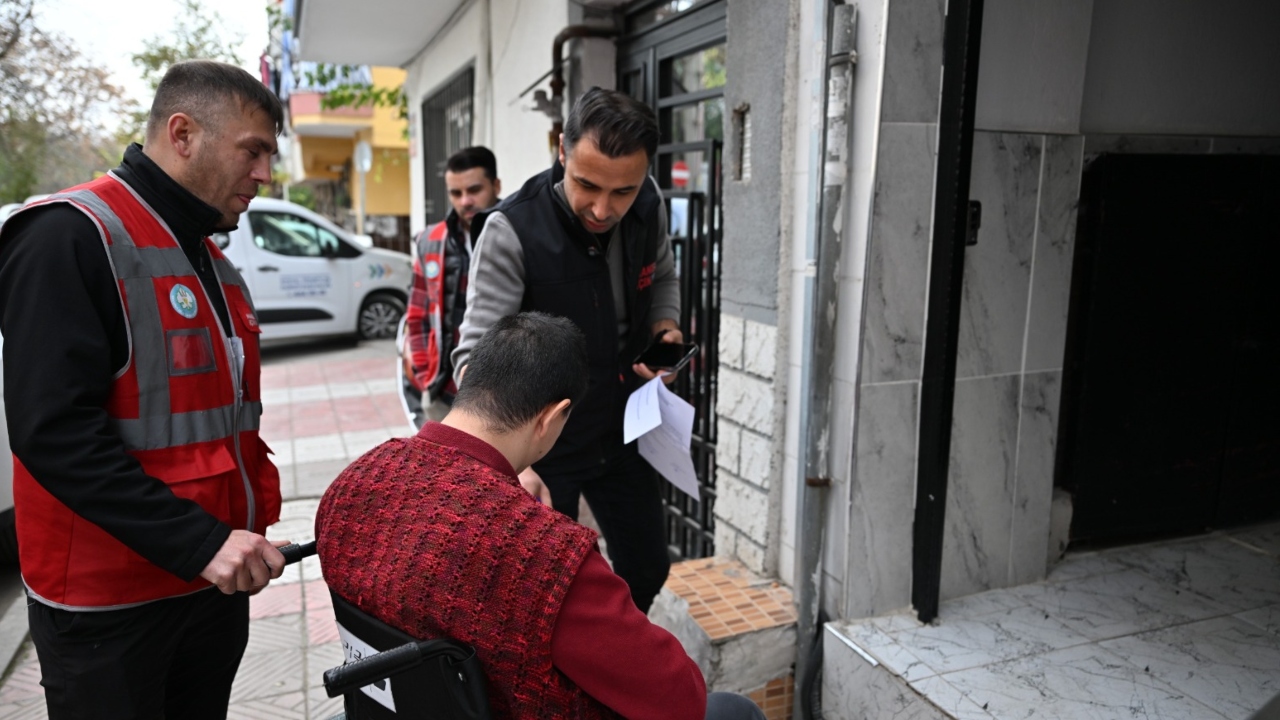 Manisa Büyükşehir Belediyesi'nin Medikal Malzeme Desteği Sürüyor (1)