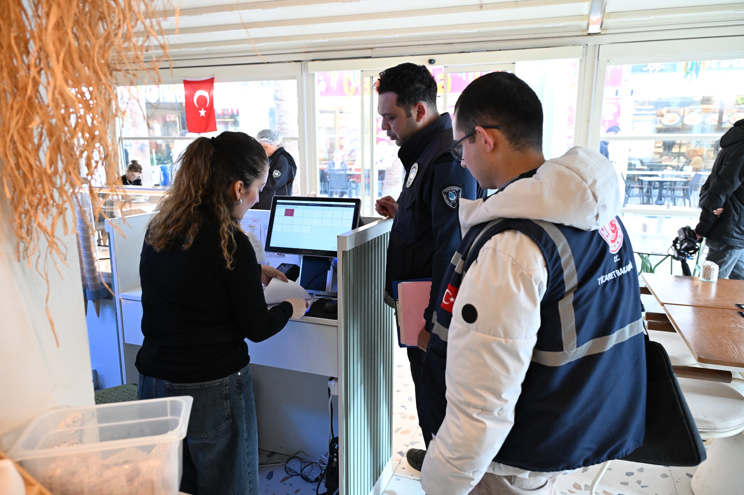 Manisa’da Kafe Ve Restoranlara Sıkı Denetim (2)