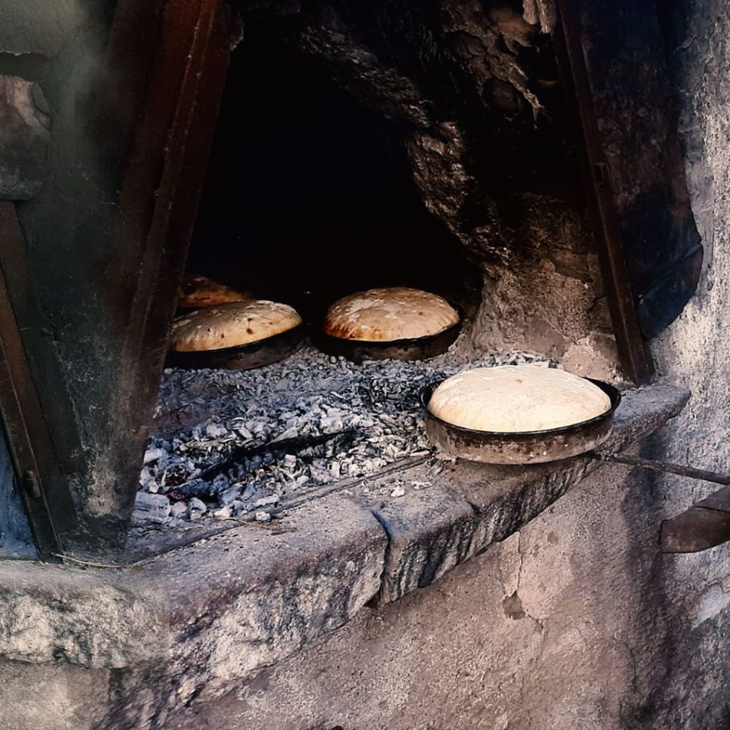 Ne Çeşme Ne Seferihisar İzmir’de Zeytinle Çevrili Bir Köy Var (2)-1