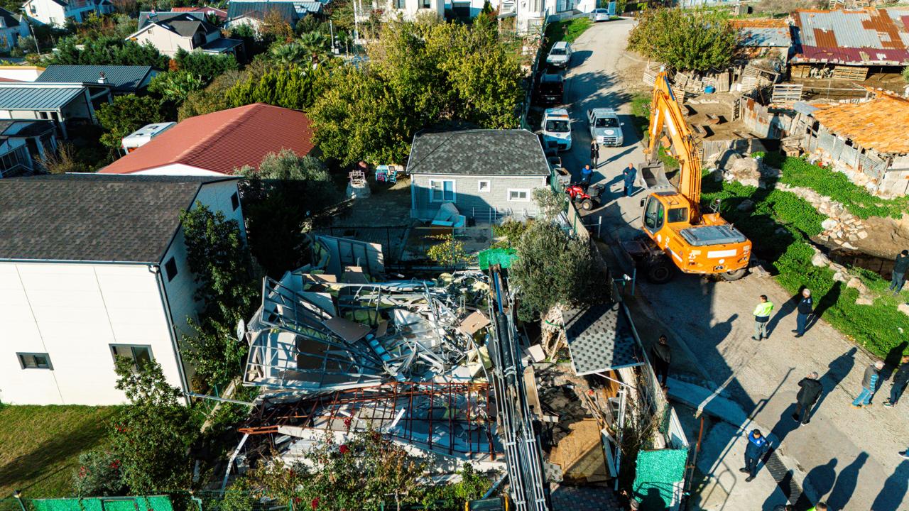 Seferihisar’da Kaçak Yapıya Geçit Yok Tek Tek Yıkılıyorlar