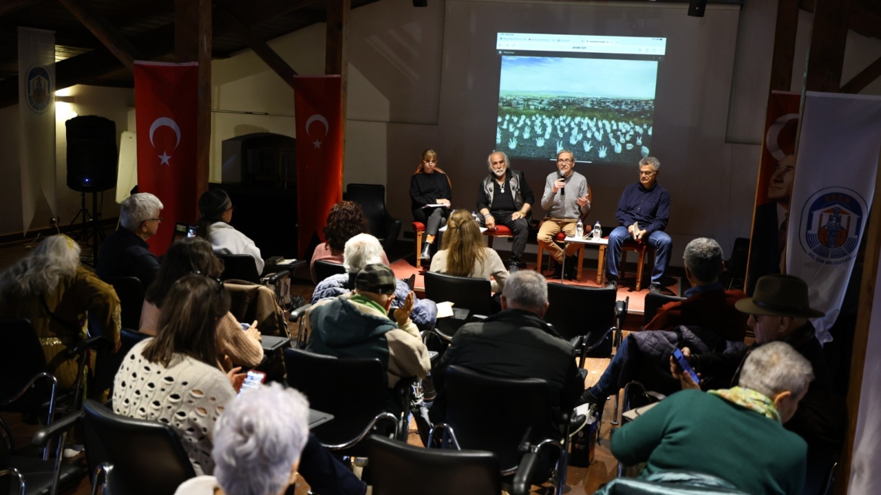 Selçuk’ta Mizah Dolu Üçüncü Gün Panellerle Devam Etti (1)