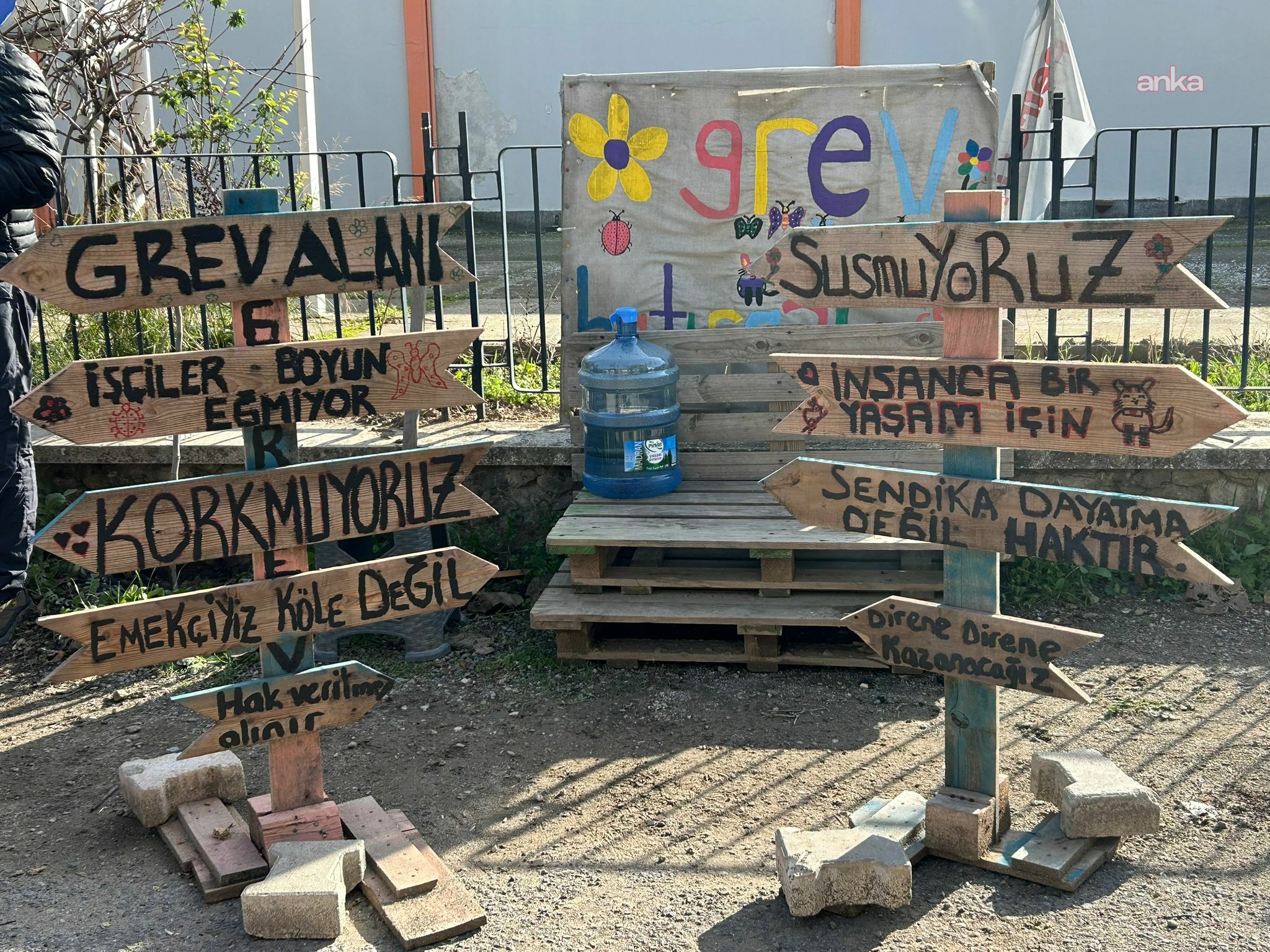 Temel Conta’da Grev 365. Gününde Sendika Içeriye Girene Kadar Kapının Önünden Ayrılmayacağız (2)