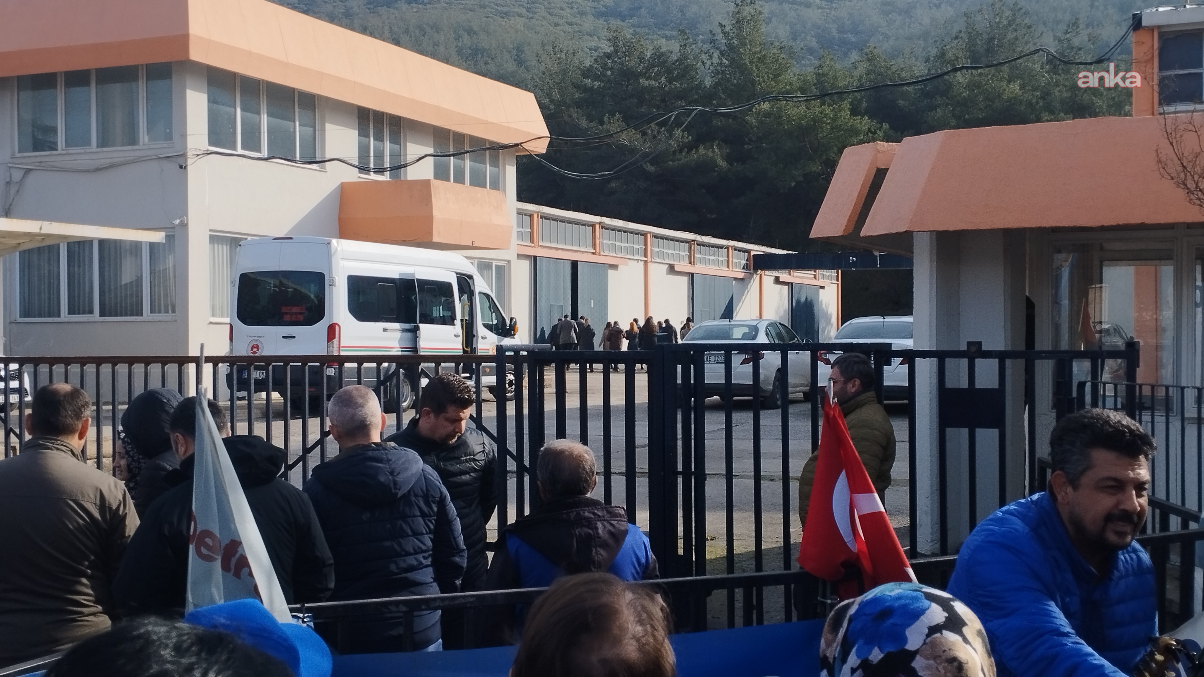 Temel Conta’da Grev 365. Gününde Sendika Içeriye Girene Kadar Kapının Önünden Ayrılmayacağız (4)