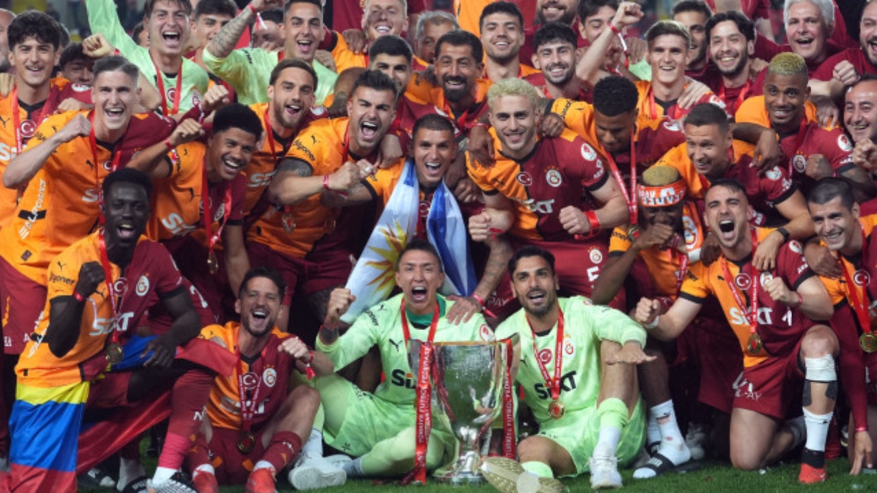 Türk Futbolunda 2025 Özeti Rekor Transferler, Başarılar Ve Şok Operasyonlar (1)