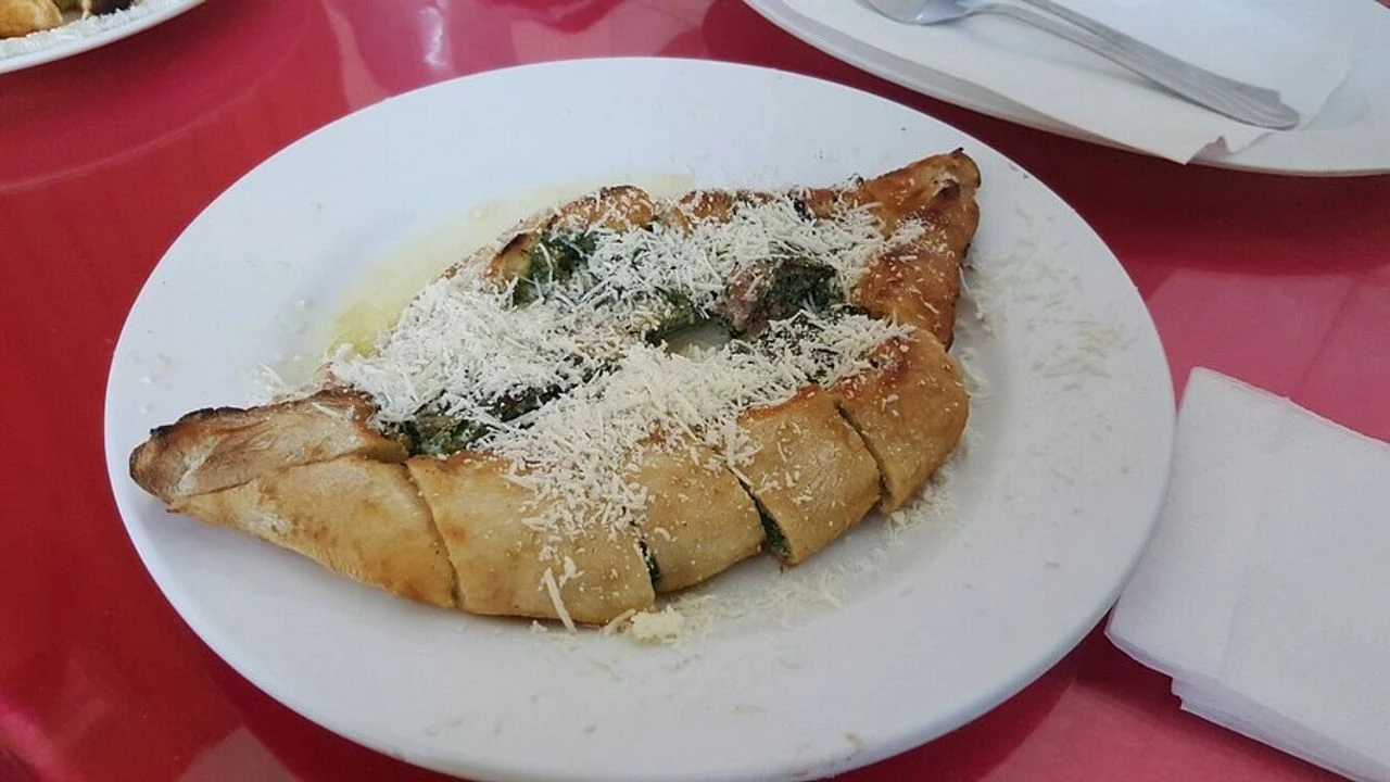 İzmir'in saklı kalmış lezzet rotası: Her lokmada keyif alacaksınız!