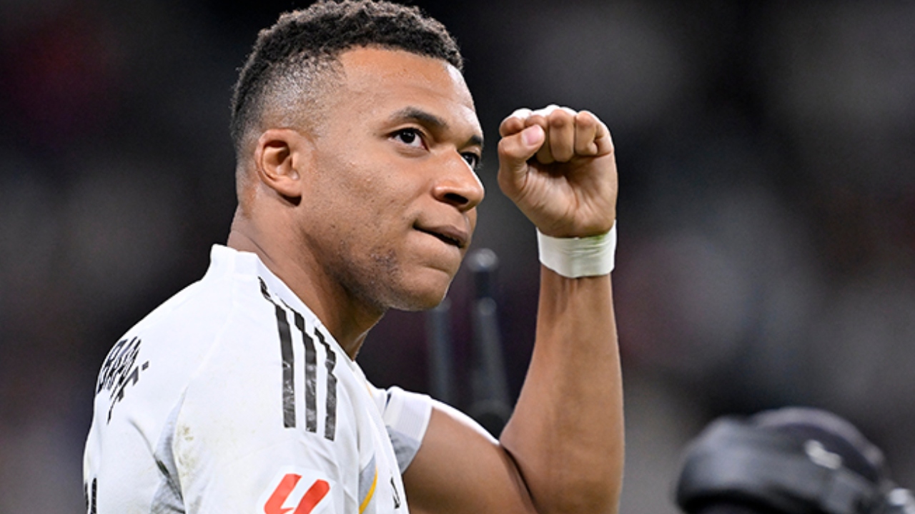 Yılın En Çok Kazanan Futbolcuları Belli Oldu Ronaldo'nun Aldığı Rakam Dudak Uçuklattı (5)