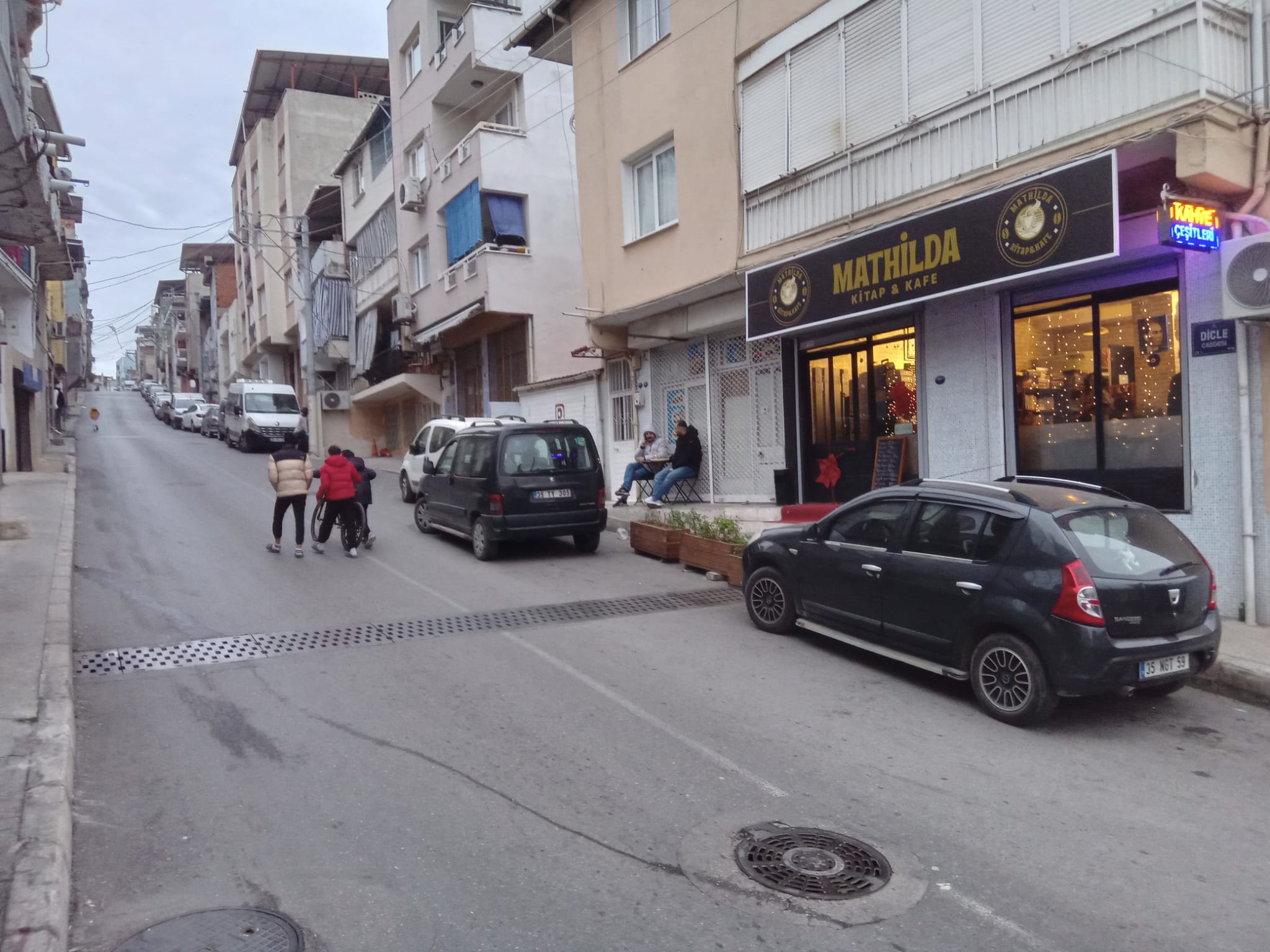 Çınartepe’de sessiz devrim: Mathilda Kitap Kafe