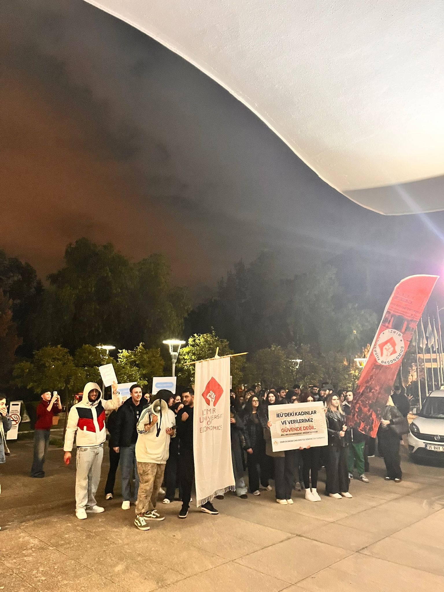 1F43506B 5A2F 41A8 B616 F49D87A20E5C