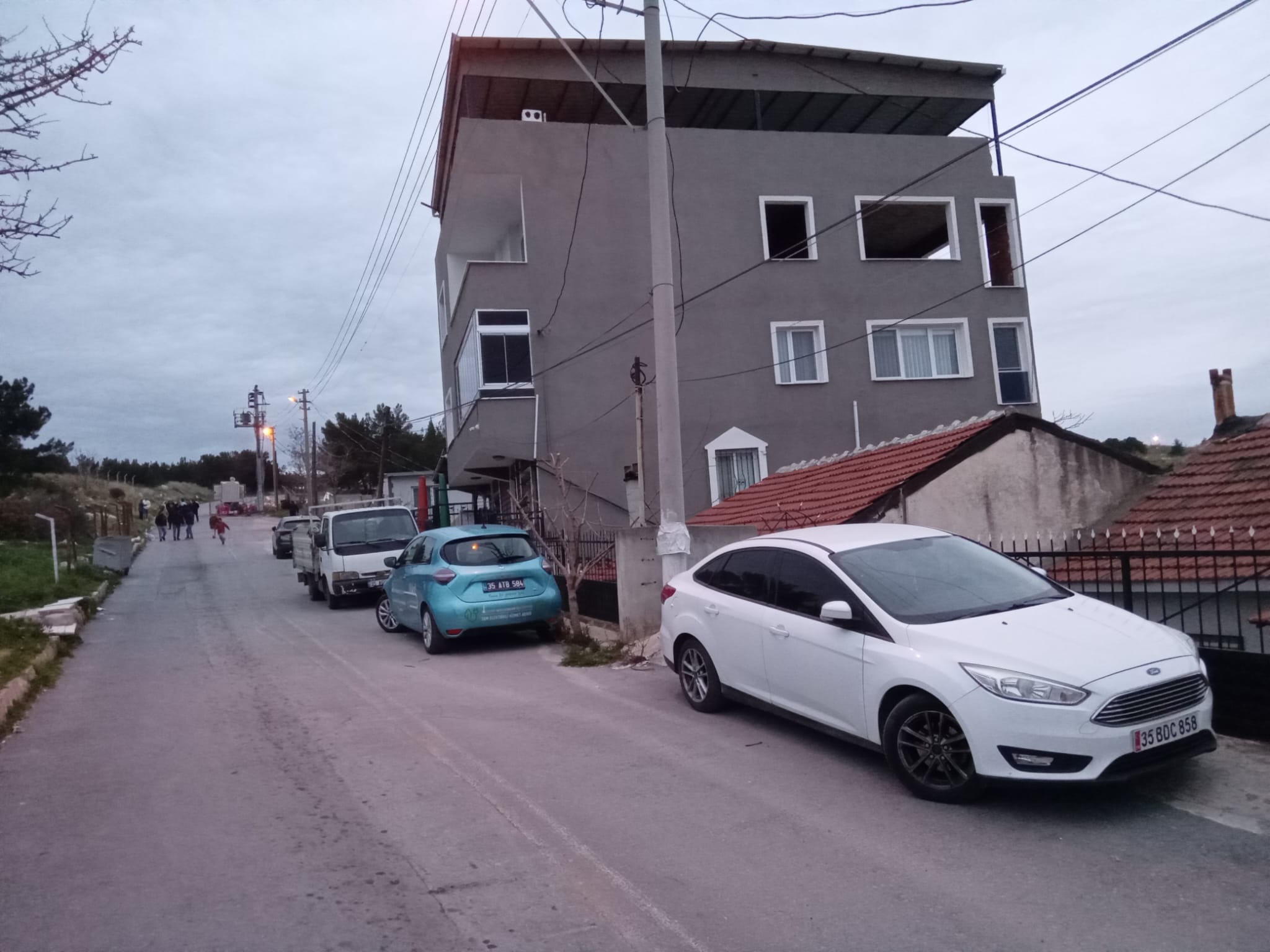 Konak Çınartepe’de elektrik krizi büyüyor!