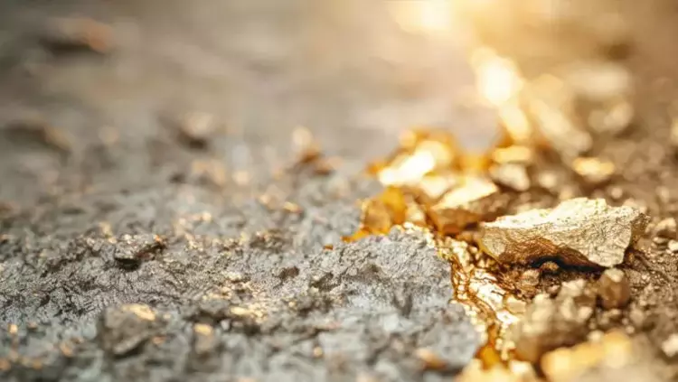 Dünya konuşuyor: Altından mağara bulundu!