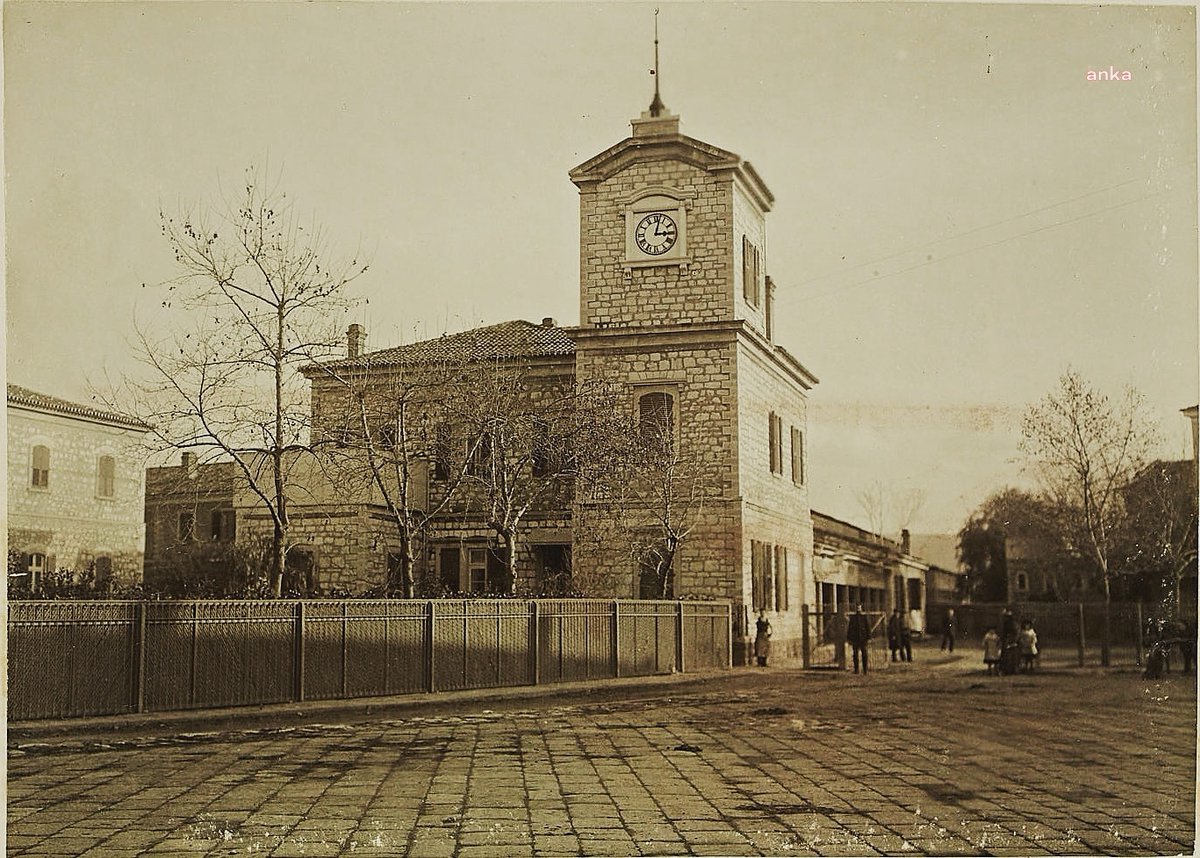 Alsancak Garı Saat Kulesi nerede ve hikayesi nedir? Alsancak Garı’nın gizli hazinesi zamana meydan okuyor!-3