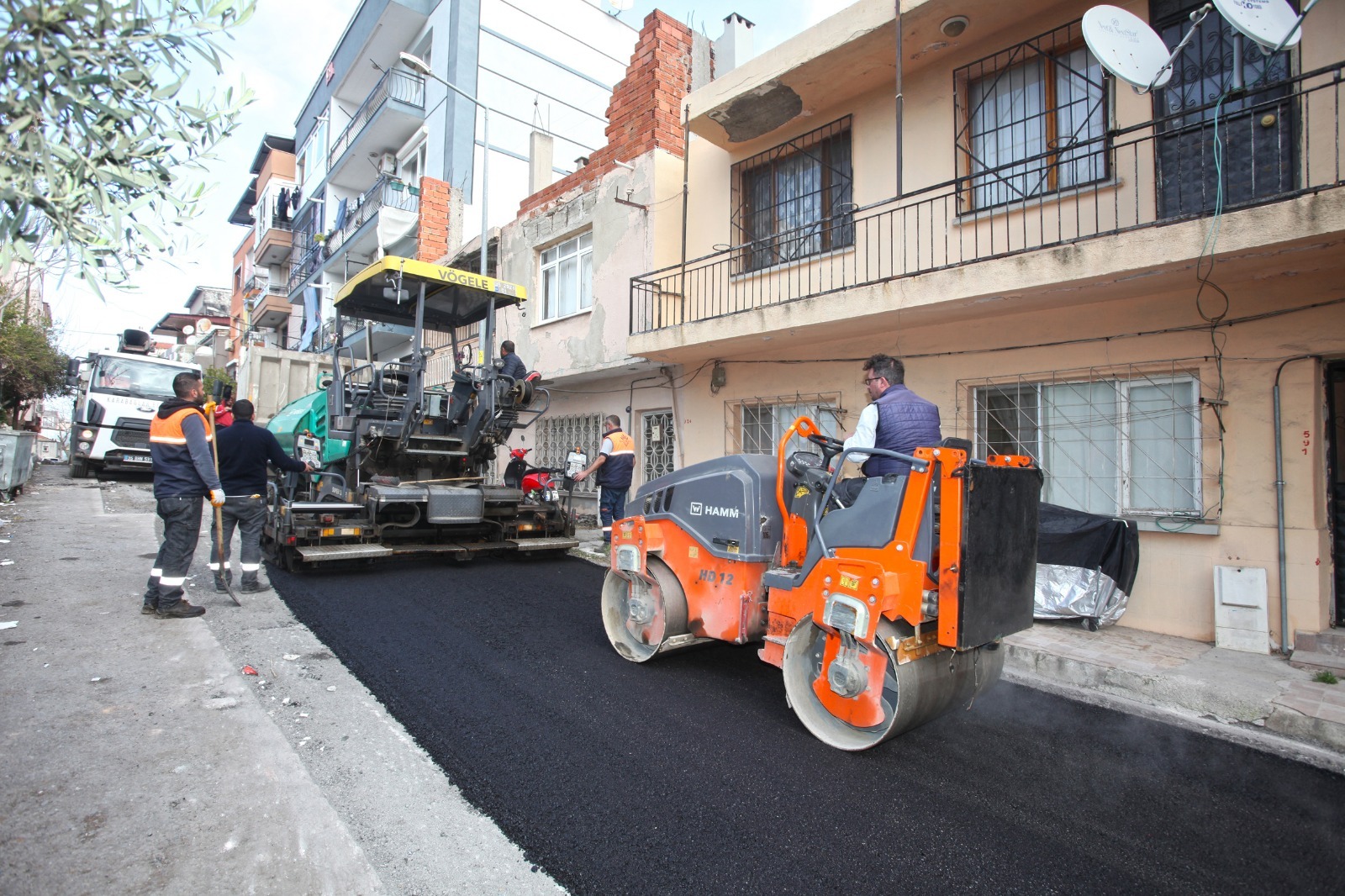 Karabağlar Belediye Başkanı Kınay, 2 yılı anlattı: Hacı yatmaz gibi sallanıyoruz ama…-7