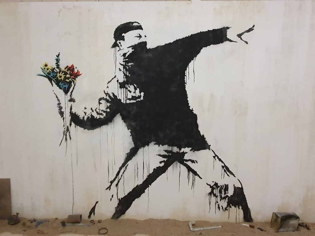 Sokak sanatçısı Banksy’nin eseri yerinden sökülüp satıldı!