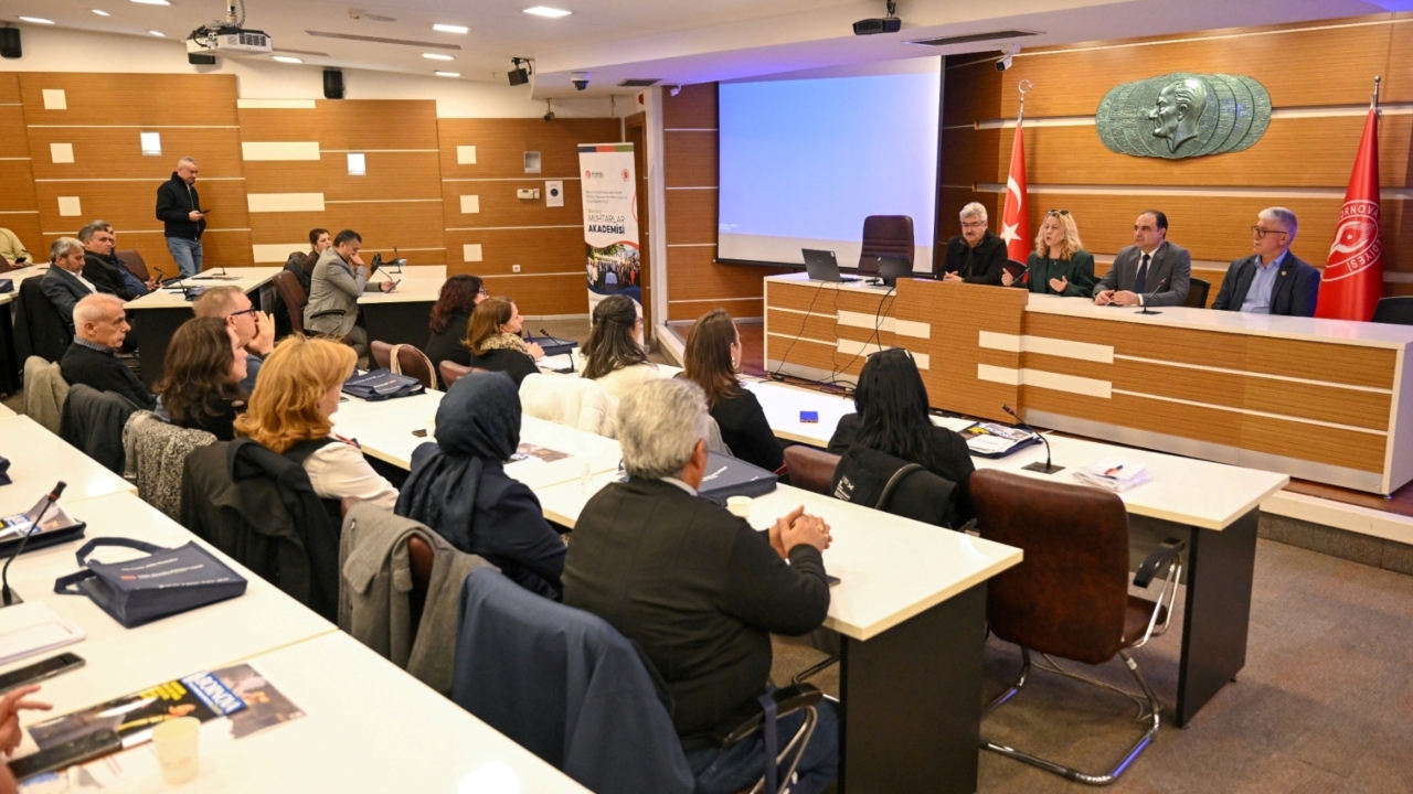 Bornova’da Yerel Demokrasiye Akademik Destek (1)