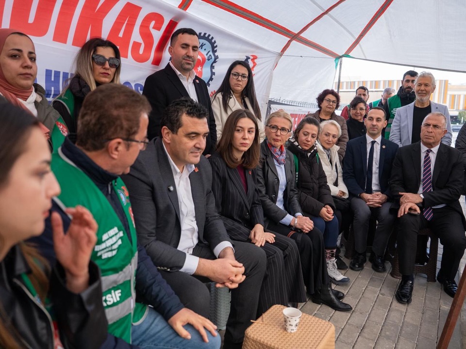 Digel Tekstil Direnişine Chp'li Karasu’dan Dayanışma Ziyareti Emek Mücadelesi Er Ya Da Geç Karşılığını Bulacak! (2)