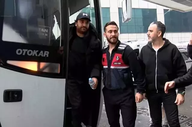 Gözaltına Alınan Kasan Can Kaya Ve Reynmen’den Ilk Görüntüler