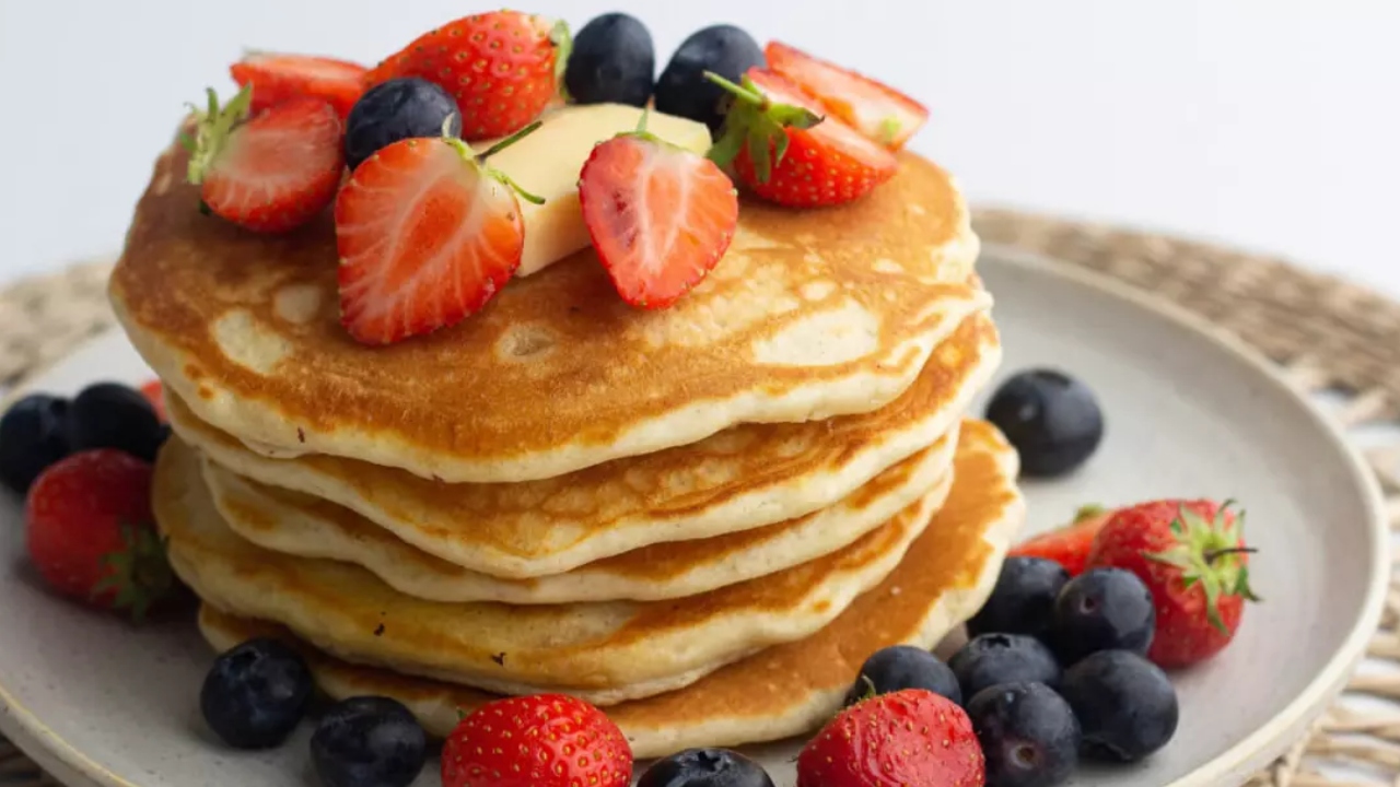 Gün Boyu Tok Tutacak Kahvaltı Muzlu Pankek Tarifi (2)