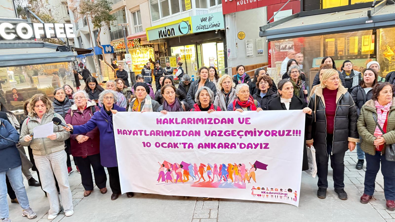 İzmir’den Ankara’ya Kadın Mitingi Çağrısı Haklarımızdan Vazgeçmiyoruz-1