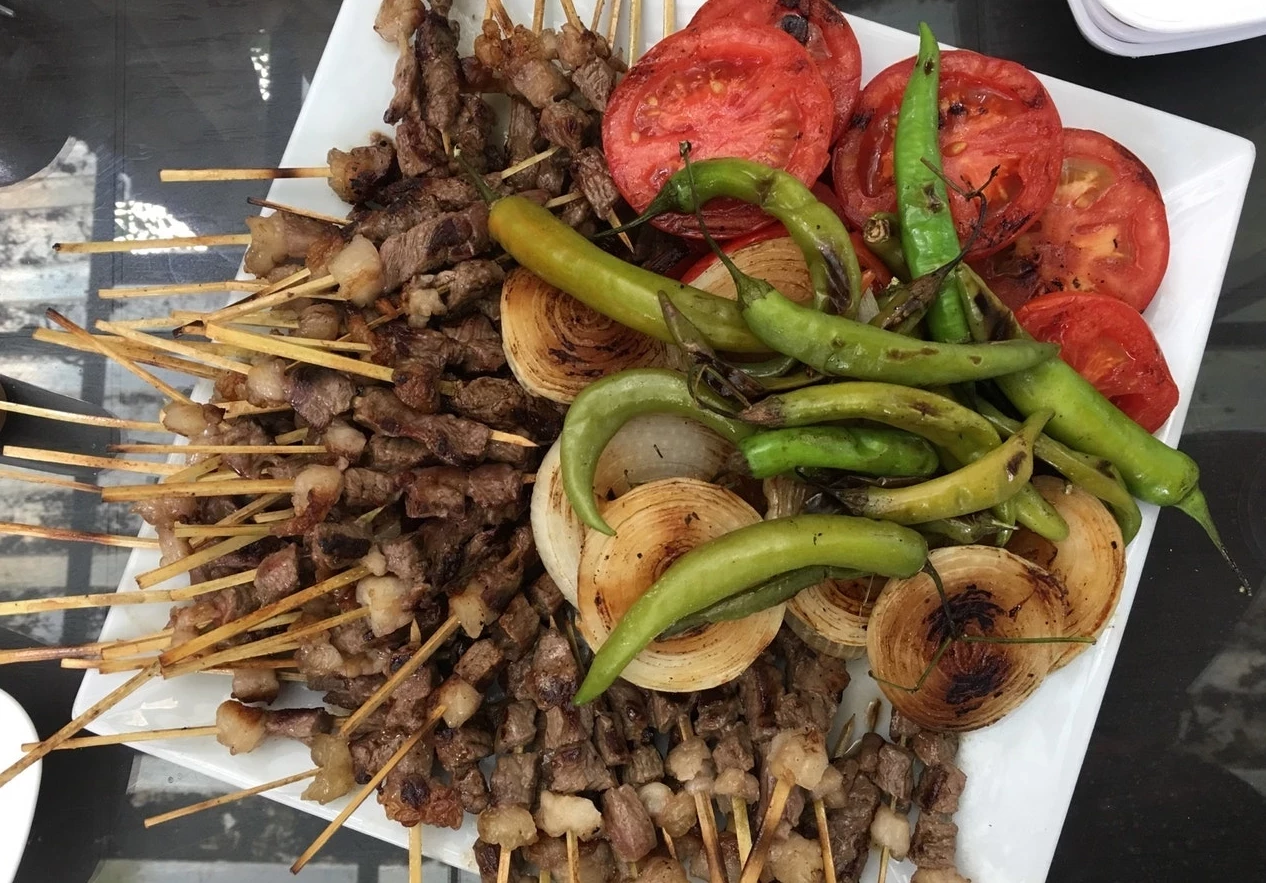 İzmir’in Lezzet Haritası Açıklandı! 2026 Yılı Mutlaka Denemeniz Gereken 16 Meşhur Yemek Tadına Doyamayacaksınız!