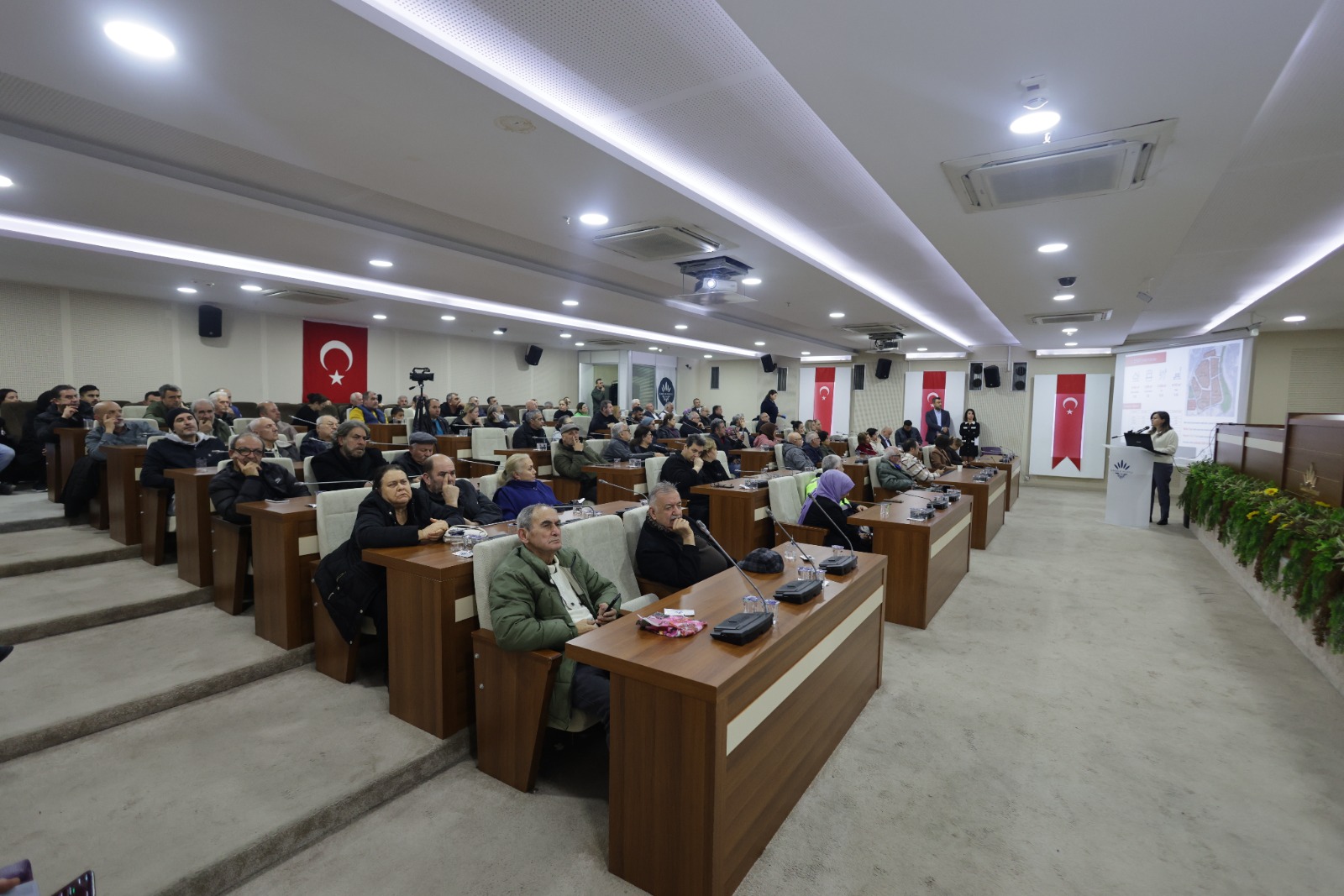 Karabağlar’da kentsel dönüşüm hızlanıyor: İlk etapta 6 hektarlık alanda başlayacak!-2