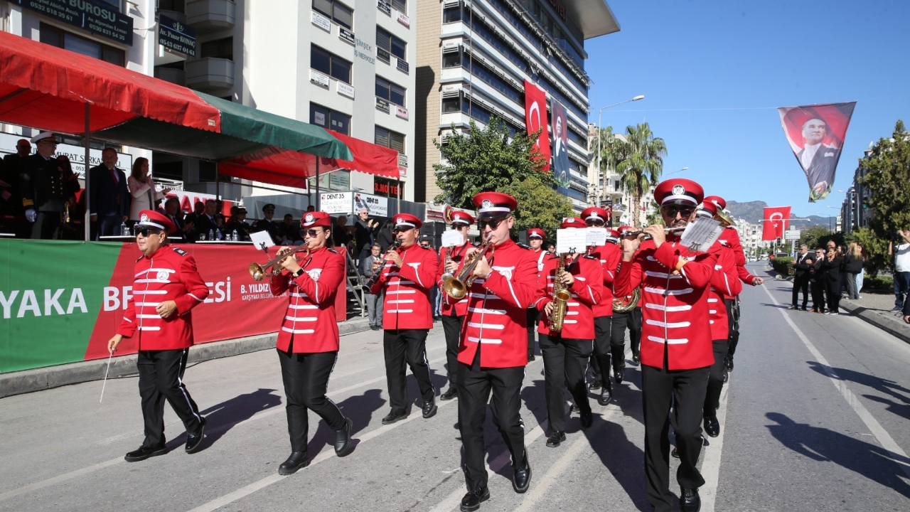 Karşıyaka Belediyesi’nden Sokaklarda Müzik Şöleni (1)
