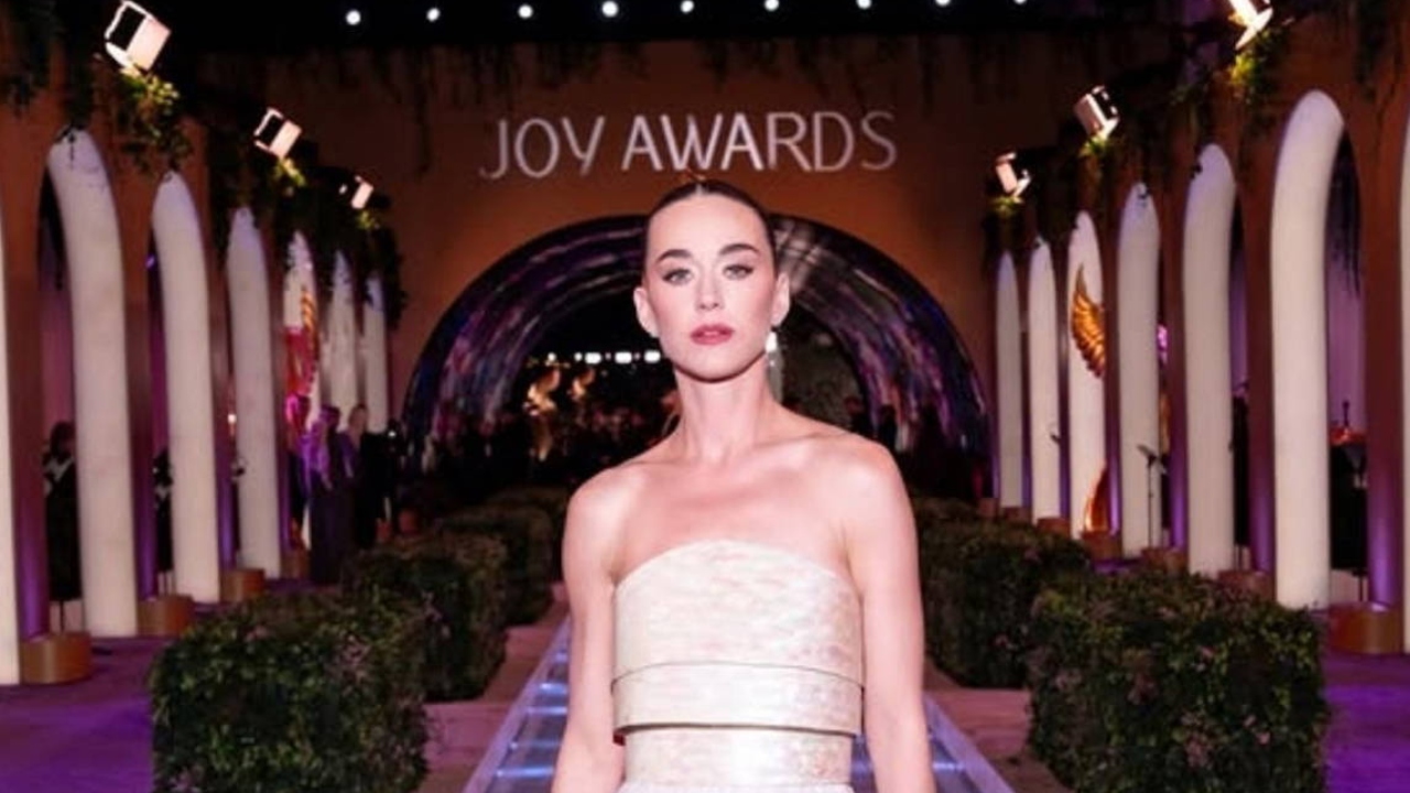 Katy Perry 30 Dakikada Arabistan’da Servet Kazandı! (2)