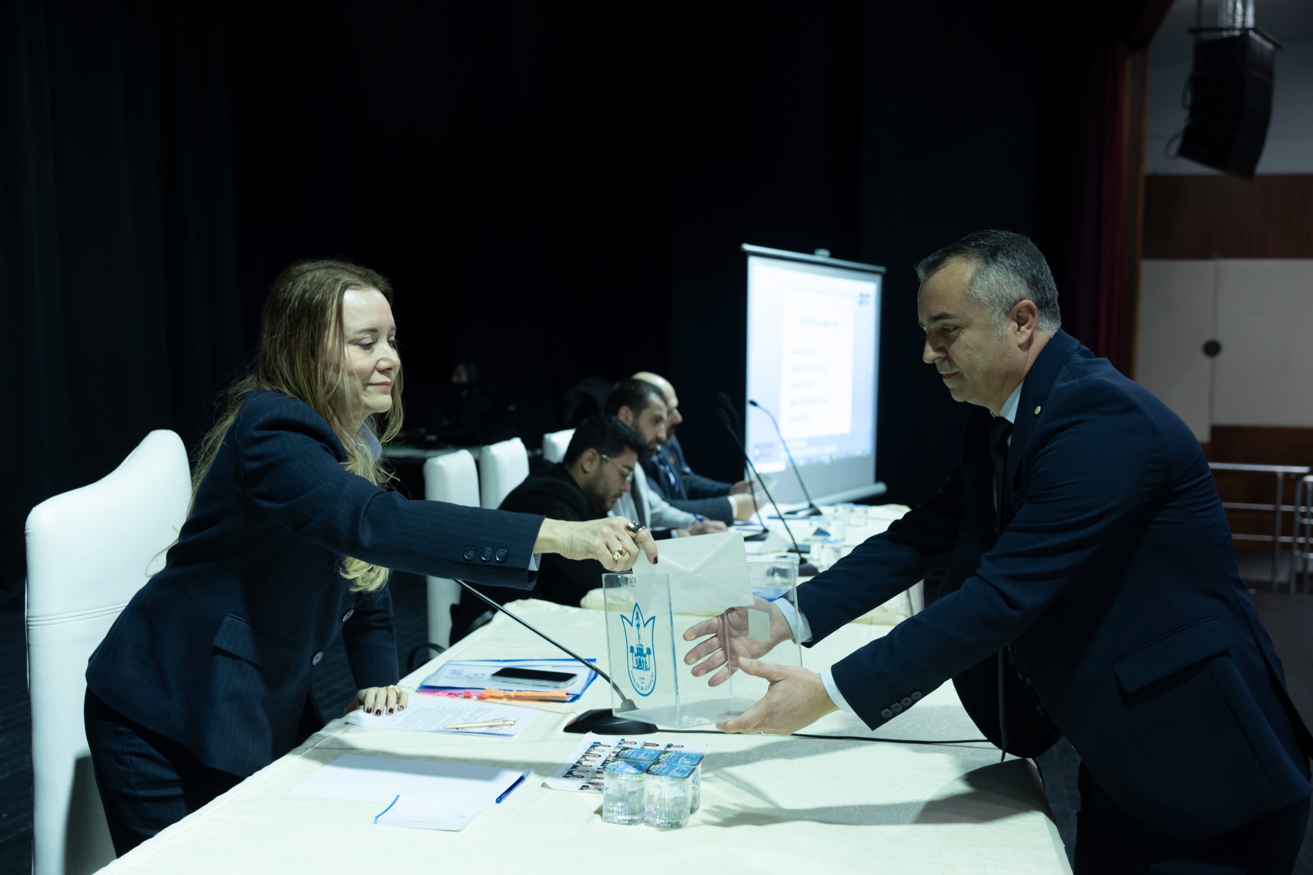 Konak’ta 2026 Yılının Ilk Meclisi Ruhsat Tarifesi Yeniden Düzenlendi (1)