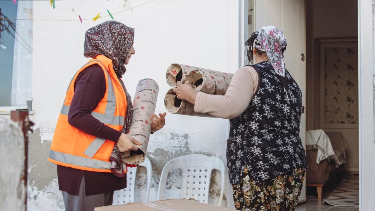 Kuşadası Belediyesi’nin Soba Yardımı Başladı (1)