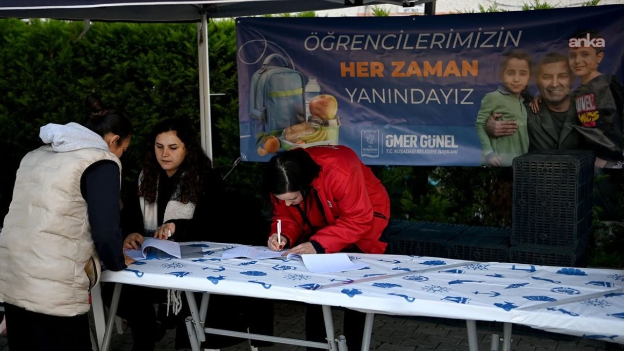 Kuşadası Belediyesi’nin Soba Yardımı Başladı