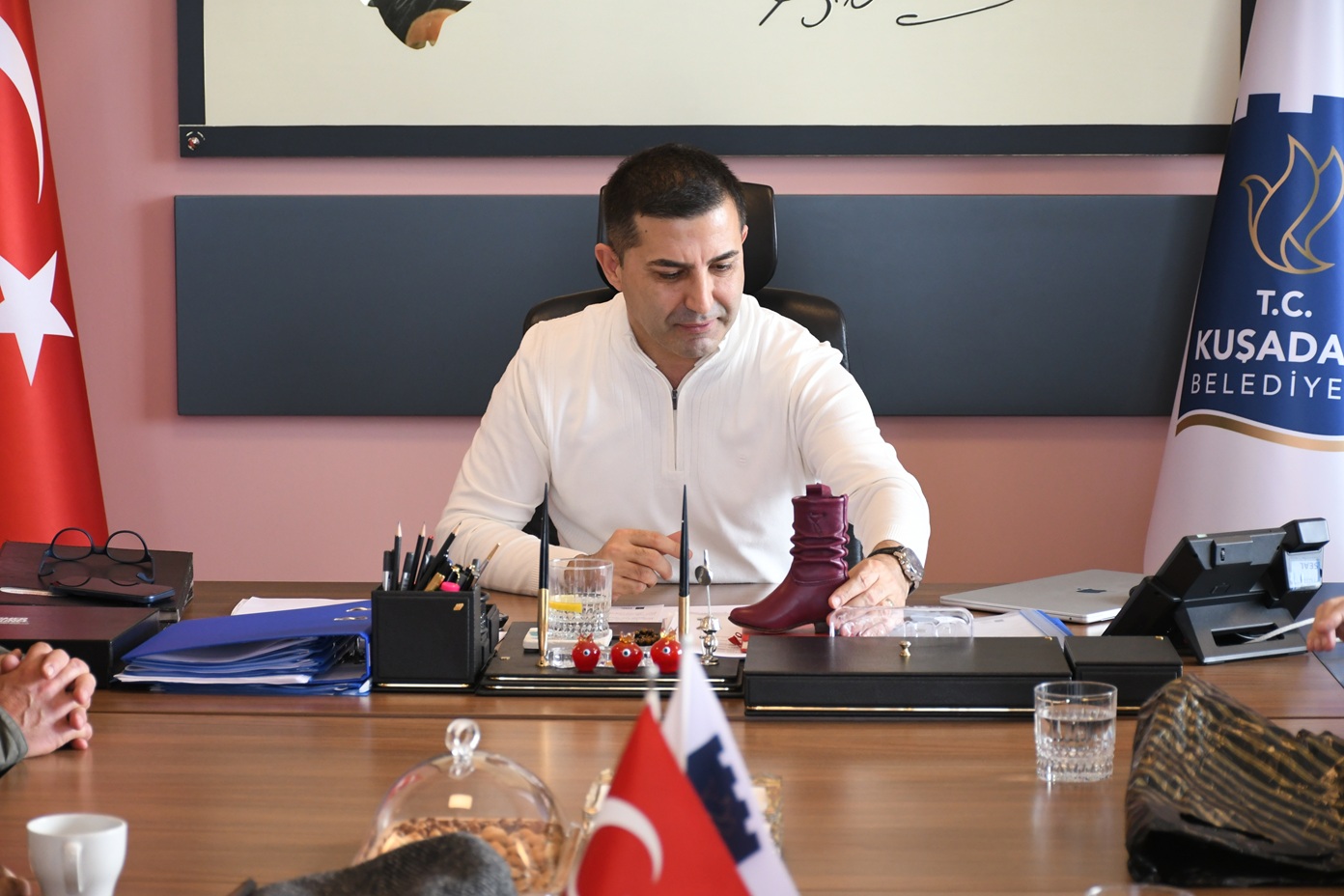 Kuşadası’nda Kültürel Gurur Yaşayan Insan Hazinesi Başkan Günel’in Konuğu Oldu (3)