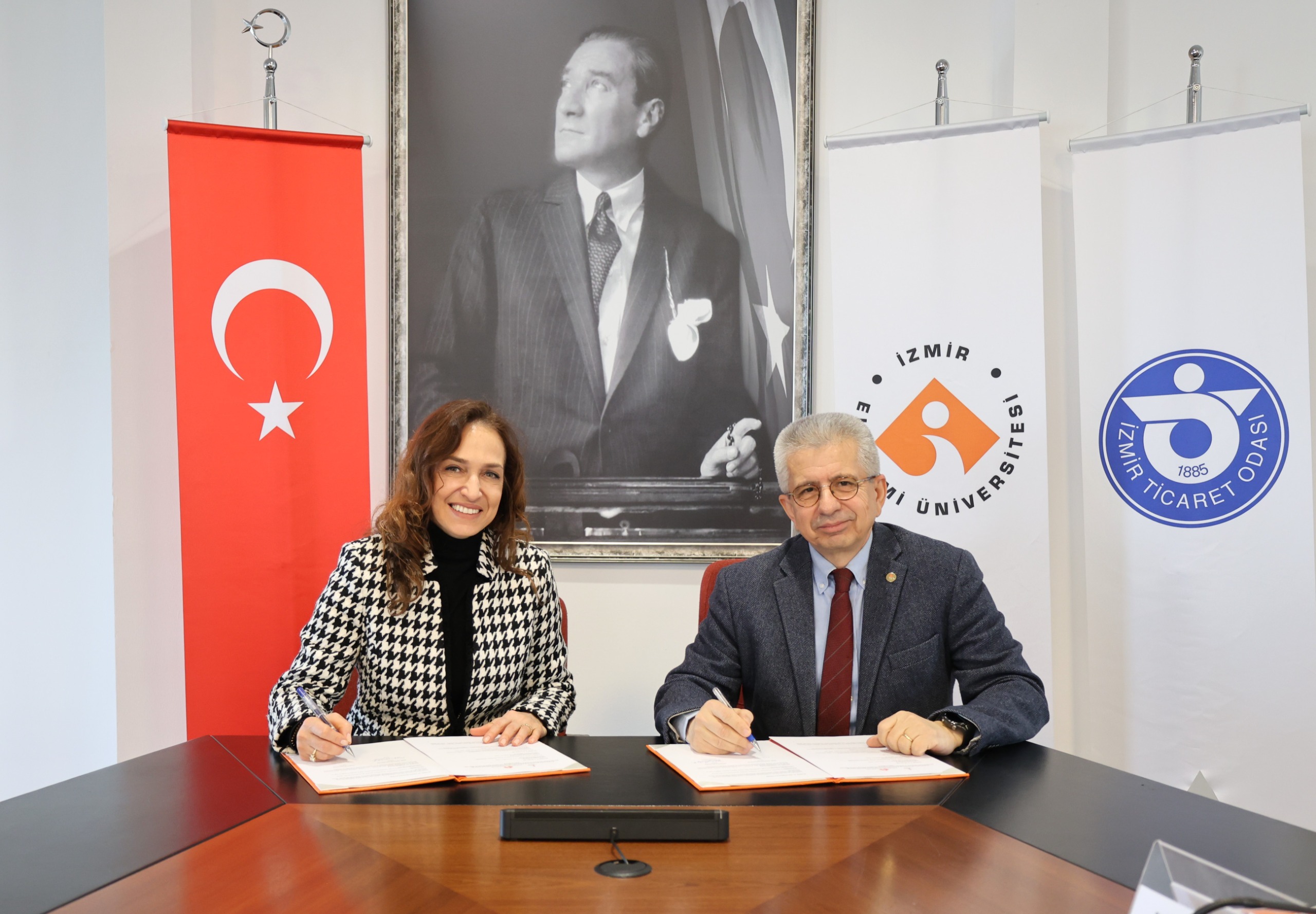 İEÜ ile Karşıyaka Belediyesi çocuklar için bir arada